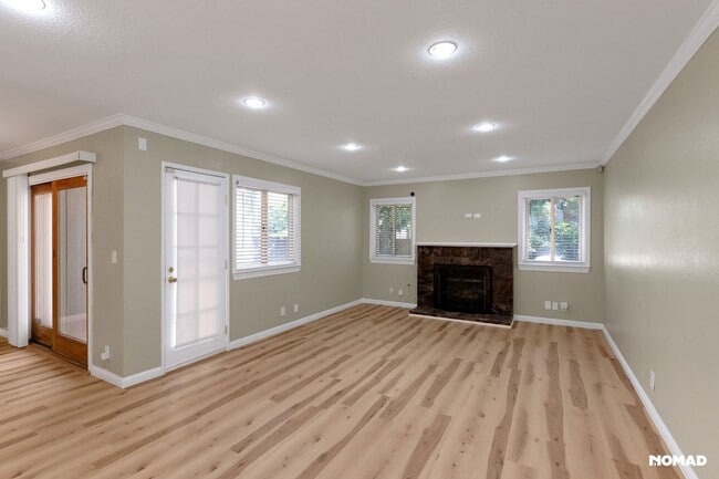 Building Photo - Charming 2BR Townhome in San Jose