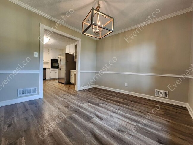 Building Photo - 315 Hardscrabble Rd