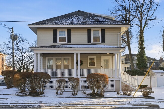 Building Photo - 230 Lafayette St