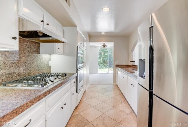 Foto del edificio - 3 br, 2.5 bath House - 322 N Sierra Ave