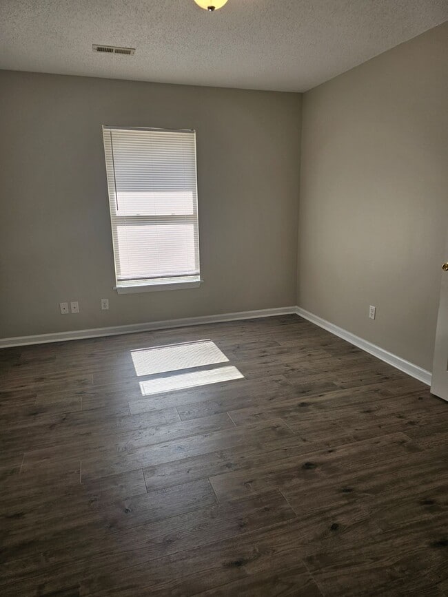 Building Photo - Presswood Court