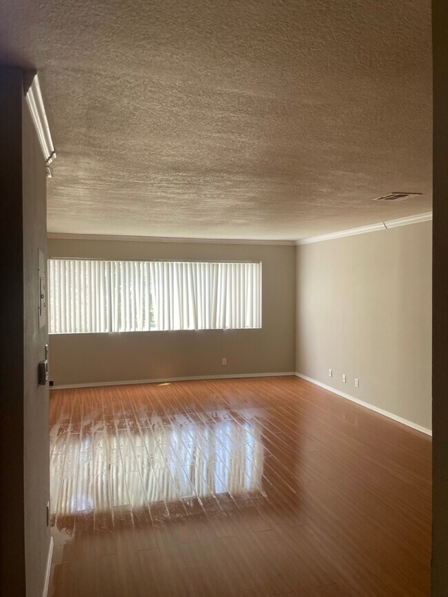 Foto del edificio - 11252 Peach Grove St