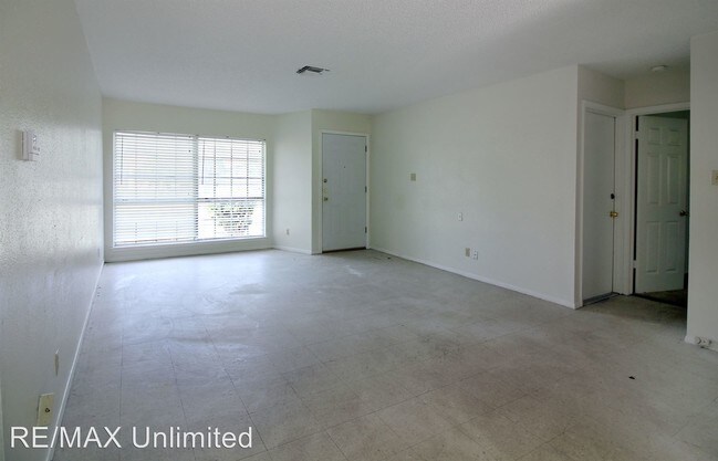 Building Photo - 3 br, 2 bath House - 935 Saddlebrook