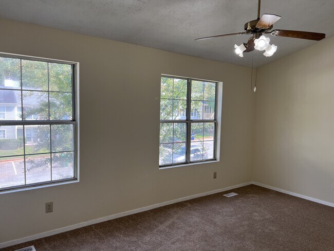 Foto del edificio - 5765 Wells Cir