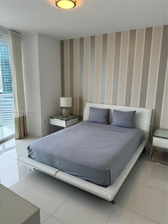 Foto del edificio - 465 Brickell Ave