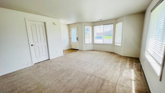 Building Photo - 4010 Dartmoor Ln