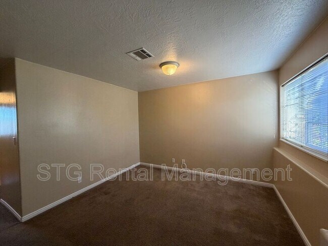 Building Photo - 180 E 100 N