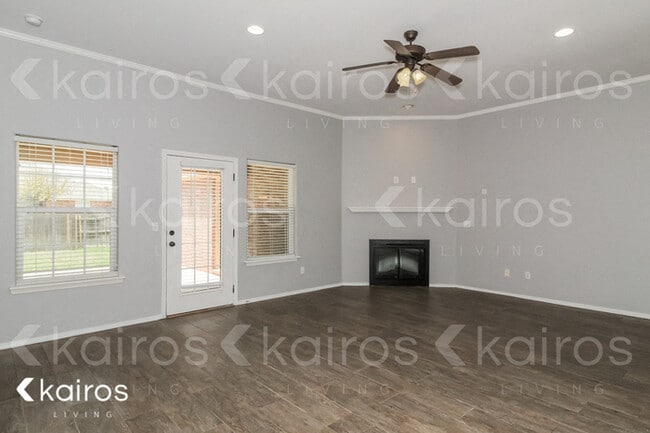 Building Photo - 8302 Taos Dr