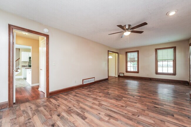 Foto del edificio - 3550 Spring Creek Cir