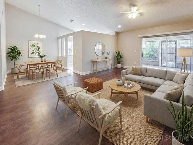 Foto del edificio - 542 Queensbridge Dr