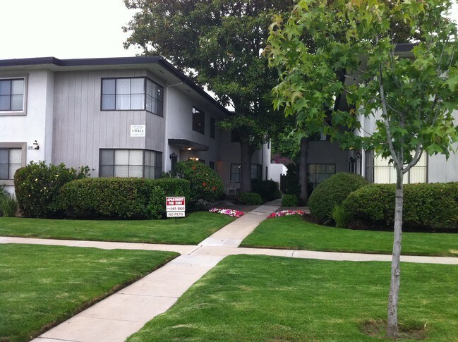 Building Photo - 3175 S Barrington Ave