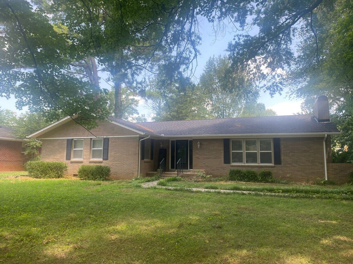 Primary Photo - 3 br, 2 bath House - 1711 Elrod St.