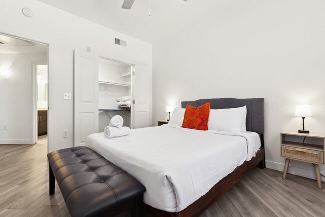 Foto del edificio - 9450 W Cabela Dr