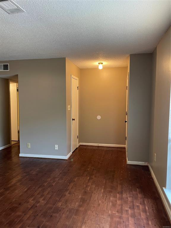 Building Photo - 259 Clubview Dr