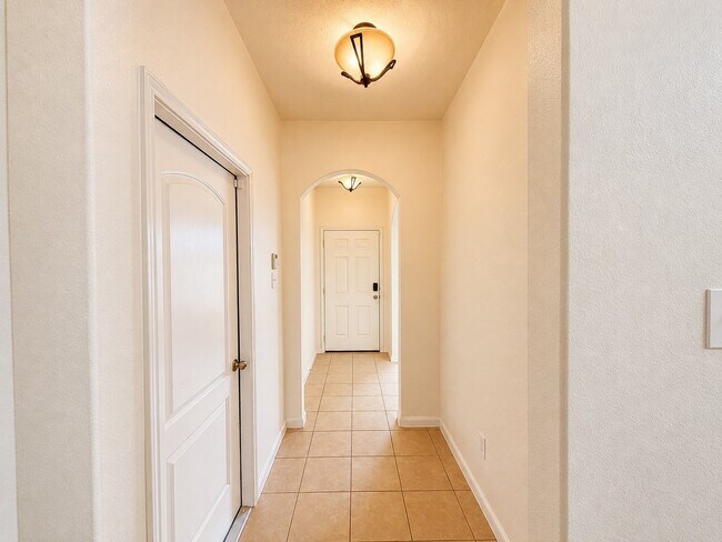 Foto del edificio - 8739 Leclaire Meadow Dr