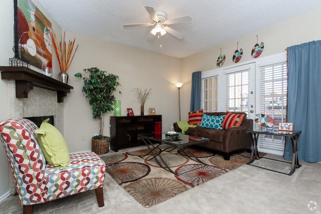 1BR,1BA-672sft - Summer Bend