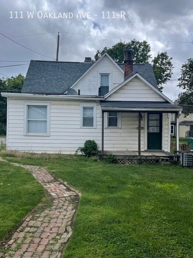 Primary Photo - 3 Bedroom Right Next to Campus!