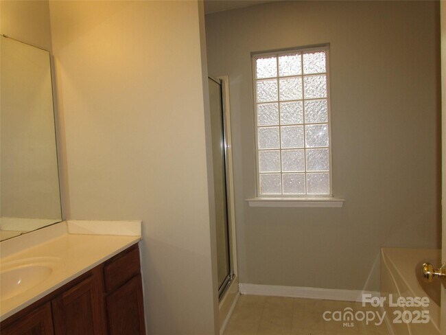 Building Photo - 3523 Tracy Glenn Ct