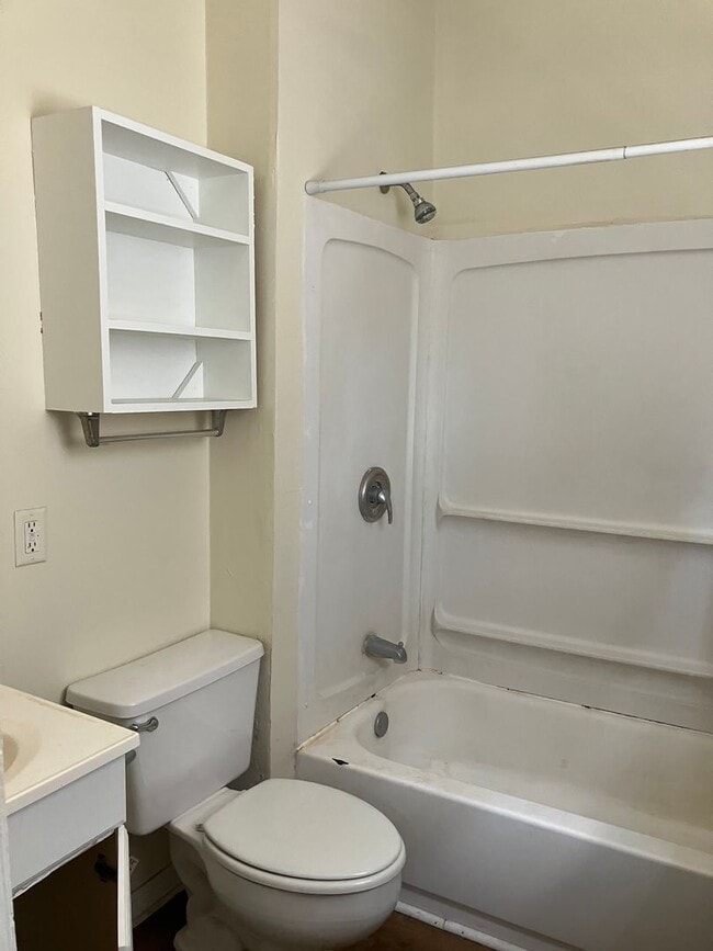 Building Photo - 432 2nd Ave