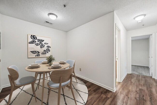 Foto del edificio - Rolling Meadows Apartments - Tax Credit