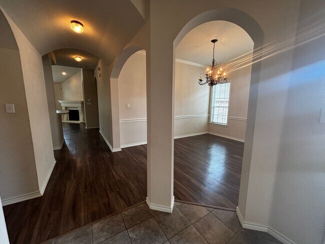 Foto del edificio - Charming 3 Bed, 2 Bath Home | 2,166 Sq Ft ...