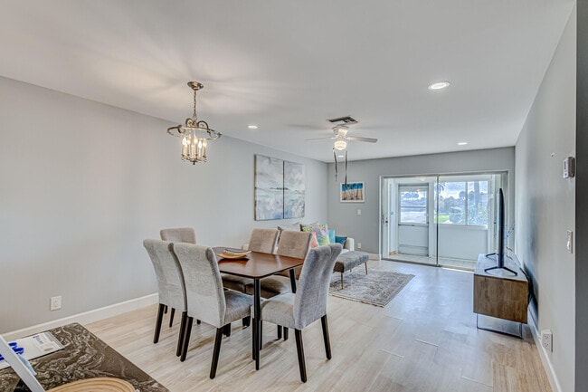 Foto del edificio - 2680 Barkley Dr W