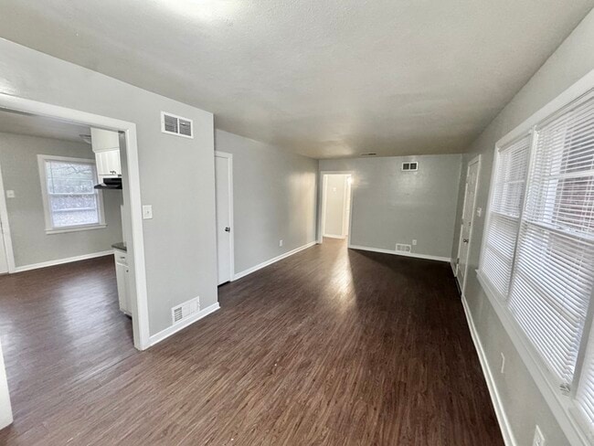 Building Photo - 1754 Danville Rd