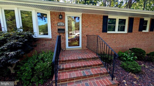Foto del edificio - 5614 Rathbone Pl