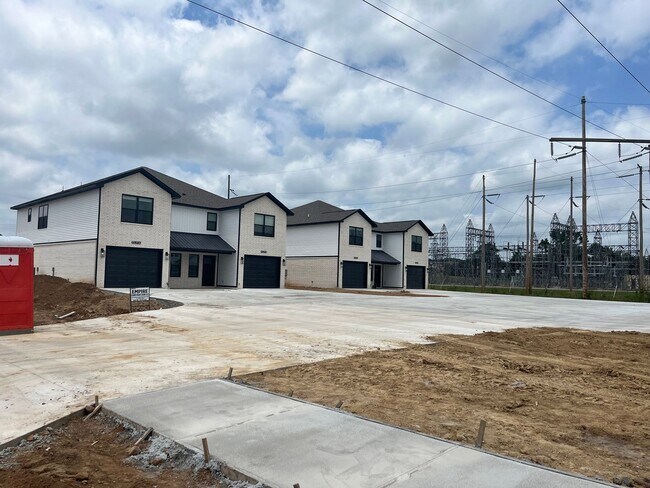Building Photo - COX-NORTHRIDGE DR-2