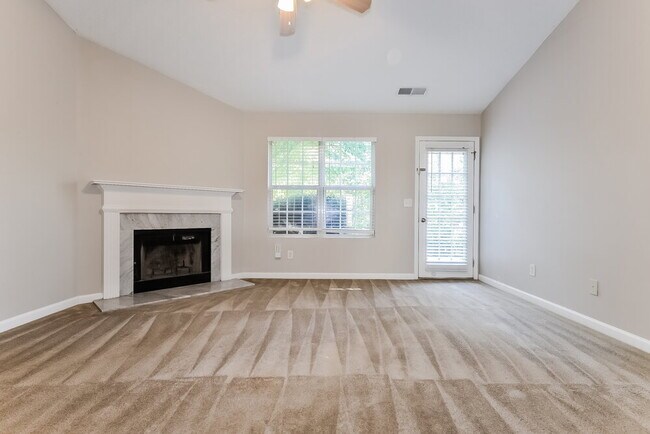 Foto del edificio - 1304 Violet Ln