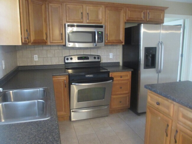 Building Photo - 813 E Accipiter Cir