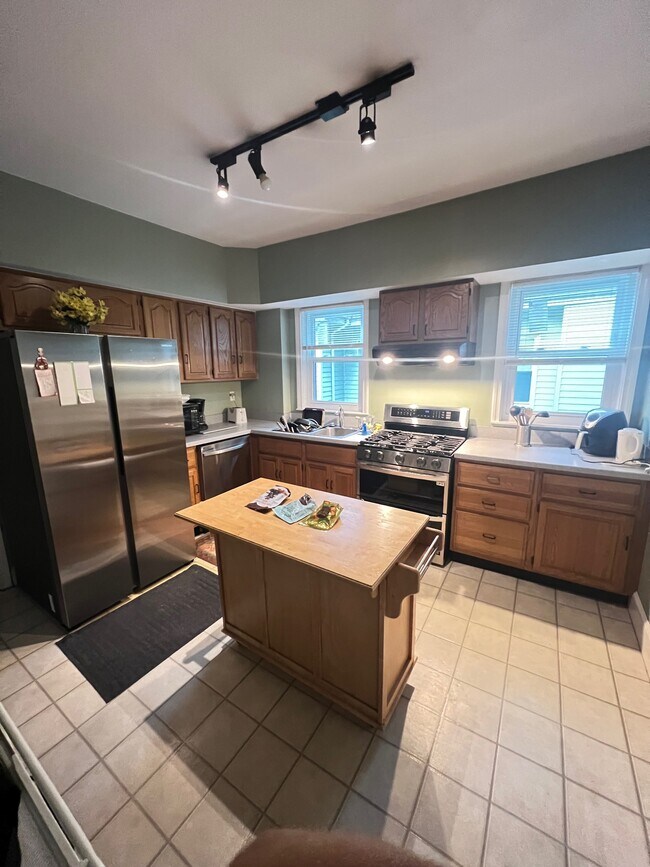 New Appliances and Windows All over - 558 Washington St