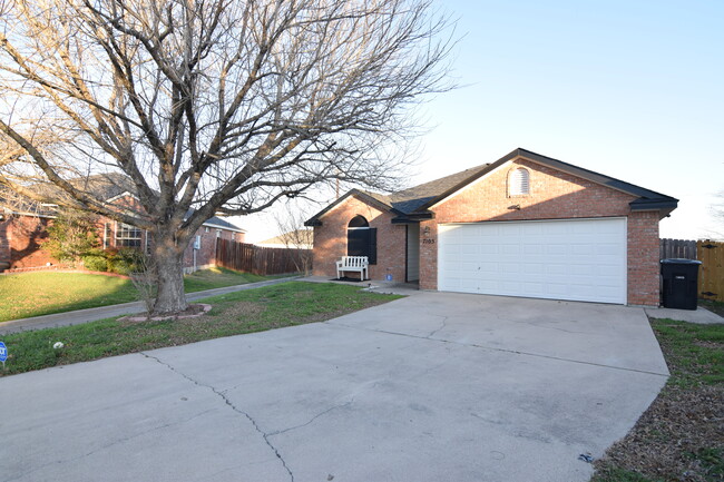 Building Photo - 7105 Galleta Ct
