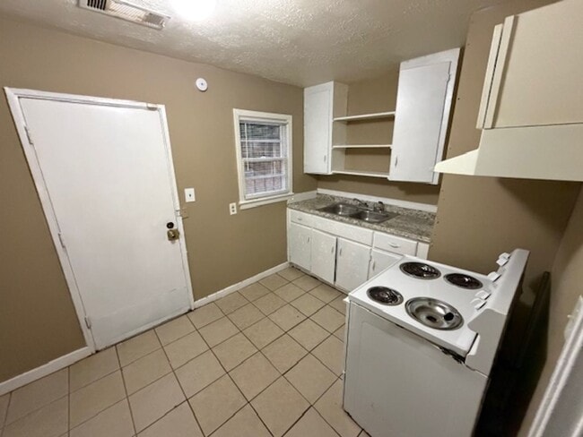 Building Photo - Cozy 3 Bed, 1 Bath Single Family Home in Montgomery, AL - $995/mo