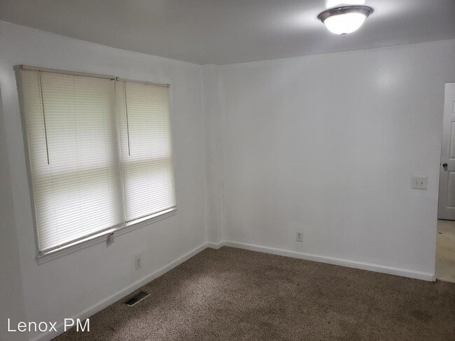 Building Photo - 2 br, 1 bath House - 687 Scottwood