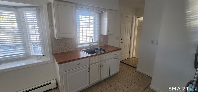 Foto del edificio - 321 Evers St