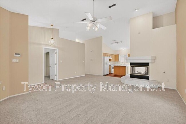 Foto del edificio - 7411 Peregrine Rd NE