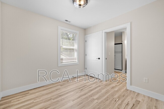Foto del edificio - 1436 S New Jersey St