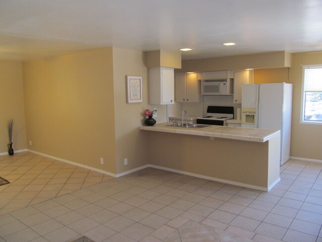 Foto del edificio - ASU - 5BR/2BA HOUSE W/POOL - BEAUTIFUL HOM...