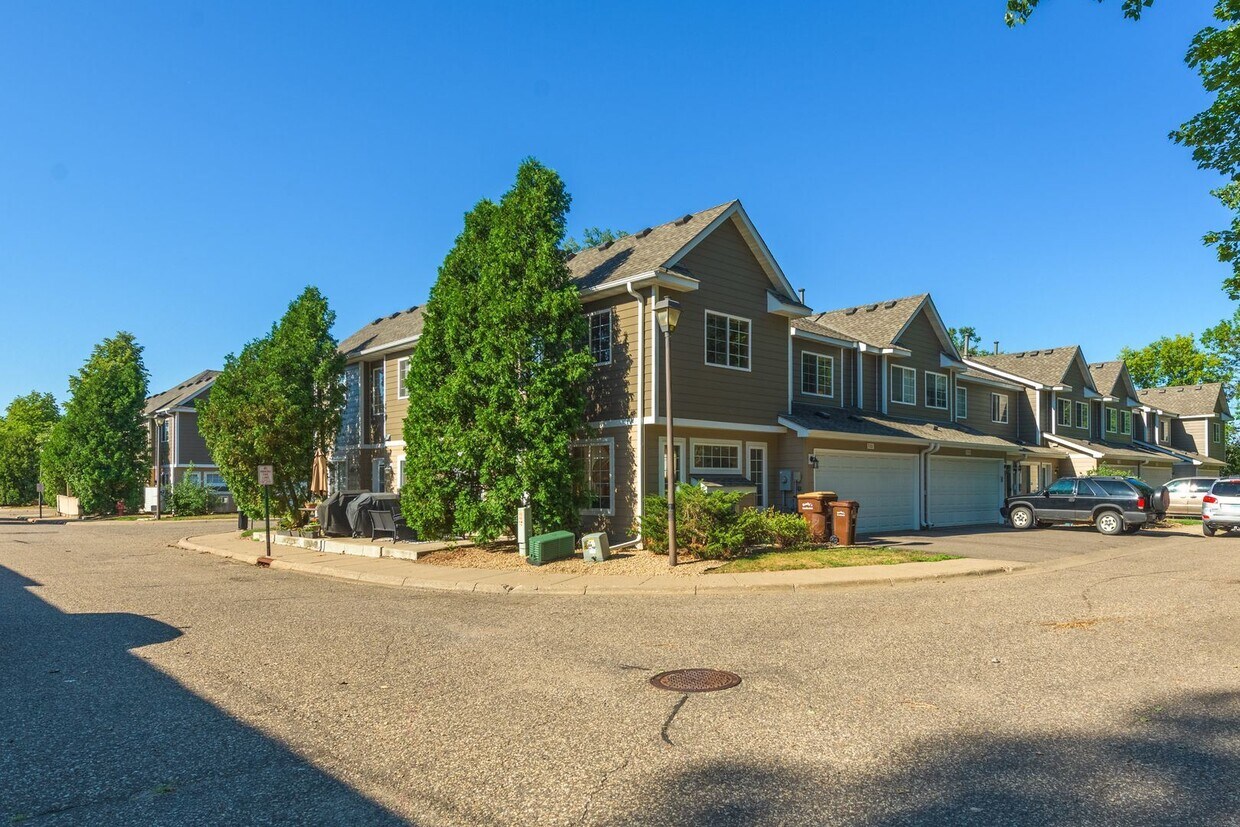 2 br, 2 bath House 7101 Excelsior Way House Rental in Minneapolis