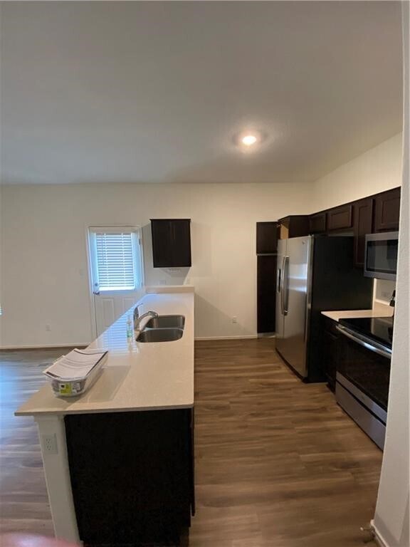 Foto del edificio - 129 Vulcan Dr