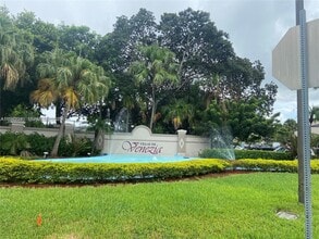 Building Photo - 9937 Nob Hill Pl