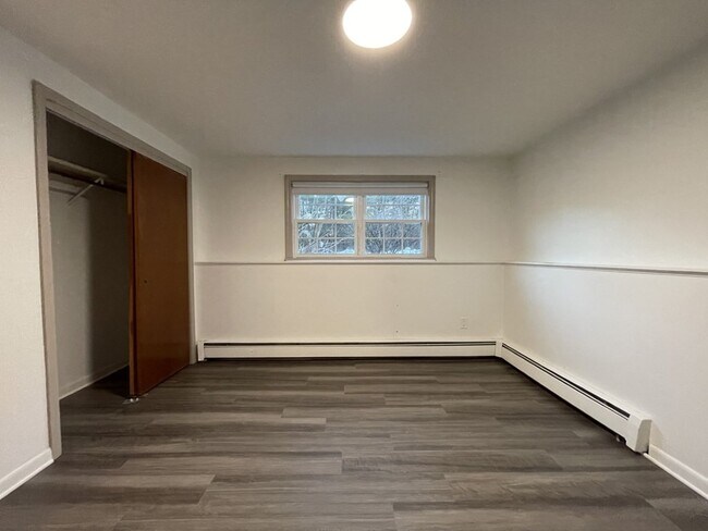 Building Photo - 805 Haverhill St