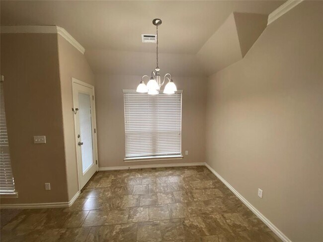 Building Photo - 2217 Crooked Oak Dr