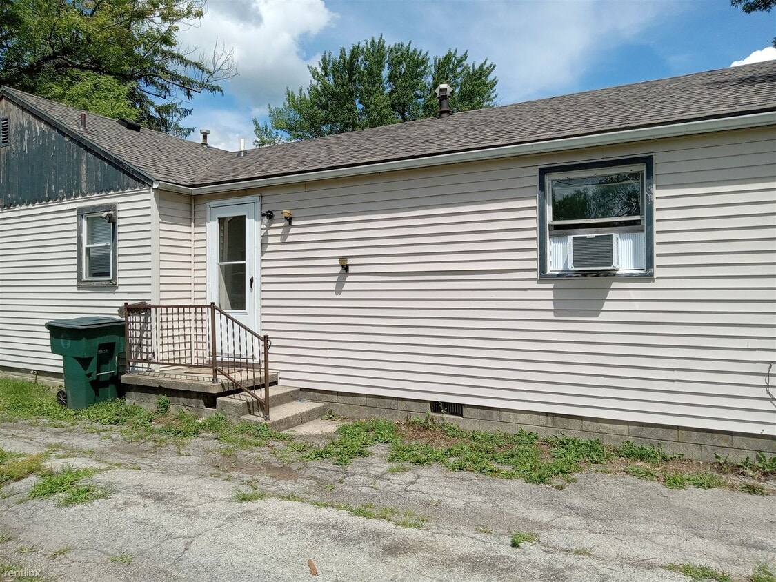 Primary Photo - 2 br, 1 bath Duplex - 2408 North Hollywood...