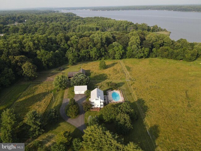 Foto del edificio - 137 Elk Ranch Park Rd