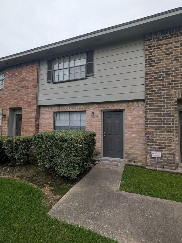 Foto principal - Townhome in the Heart of Beaumont!