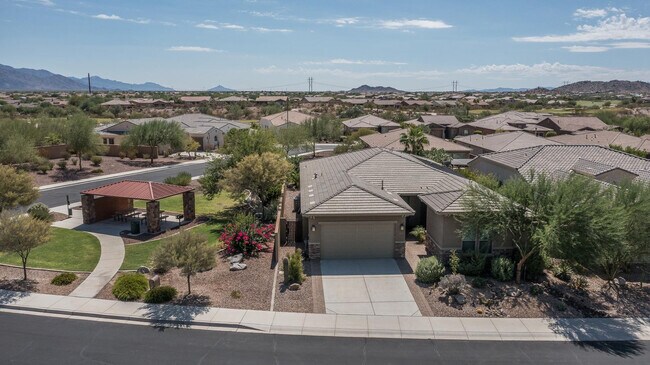 Foto del edificio - 18215 W Desert Sage Dr