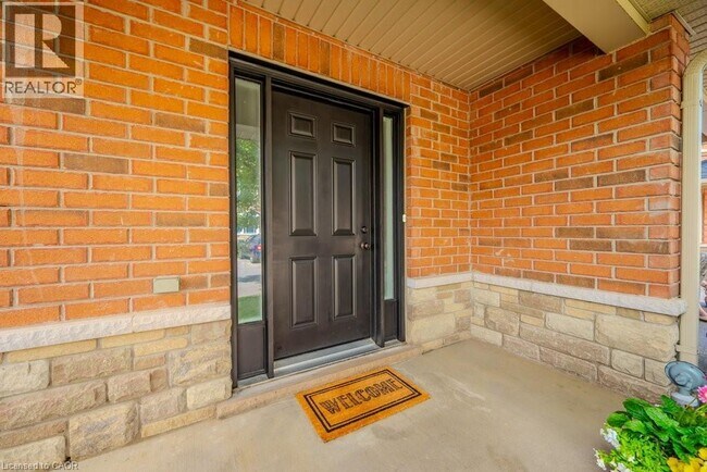 Photo du bâtiment - 54 Geranium Ave