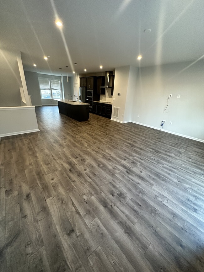 Foto del edificio - 694 Mc Cormick Farm Dr, Glen Allen, VA 23060